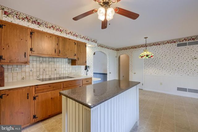 210 STEVENS RD, Stevens, PA 17578