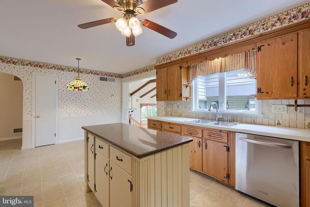 210 STEVENS RD, Stevens, PA 17578
