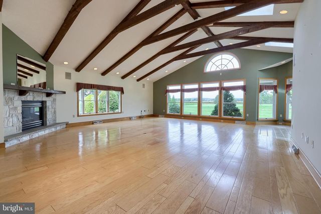 210 STEVENS RD, Stevens, PA 17578