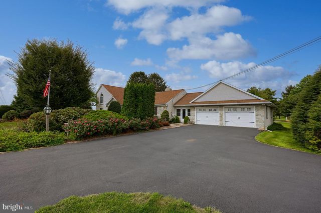 210 STEVENS RD, Stevens, PA 17578