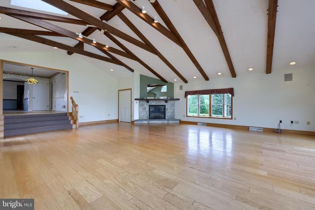 210 STEVENS RD, Stevens, PA 17578
