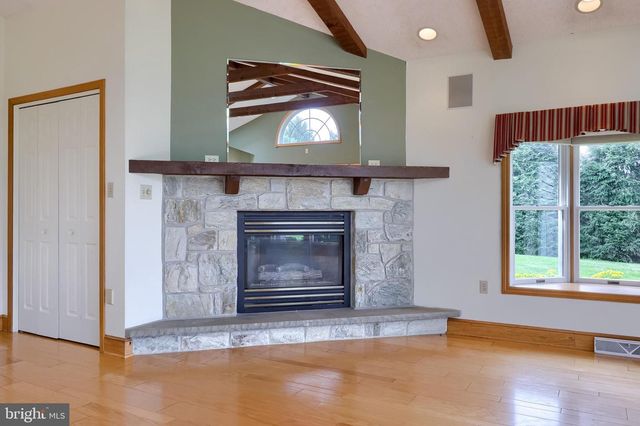 210 STEVENS RD, Stevens, PA 17578