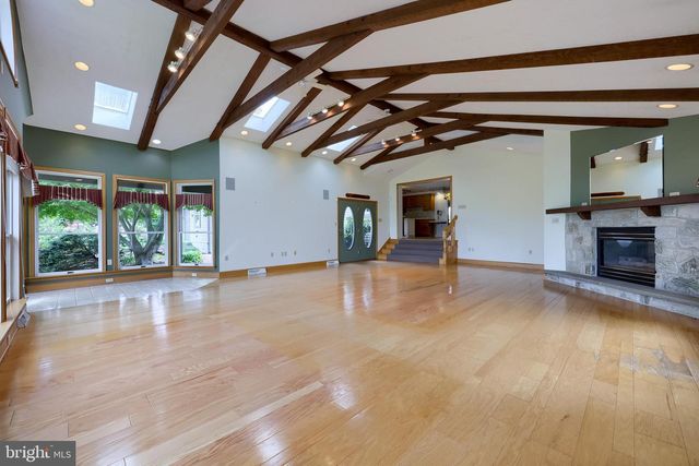 210 STEVENS RD, Stevens, PA 17578