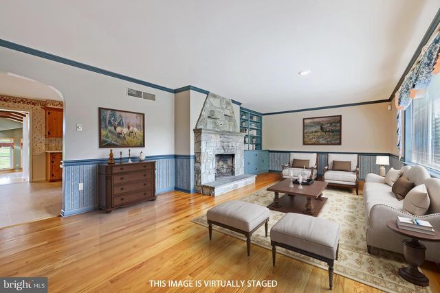 210 STEVENS RD, Stevens, PA 17578