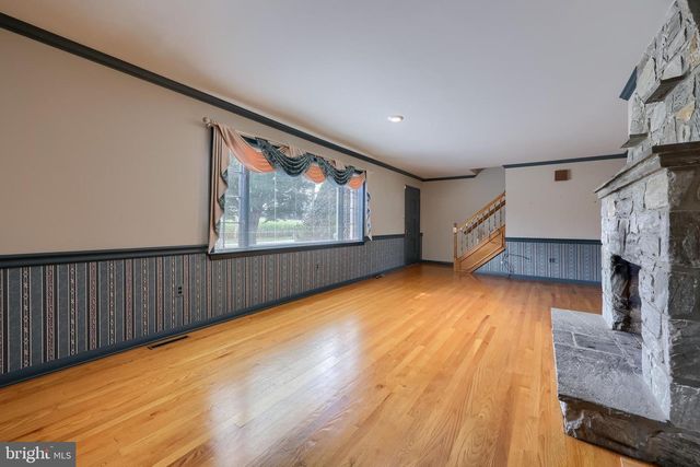 210 STEVENS RD, Stevens, PA 17578