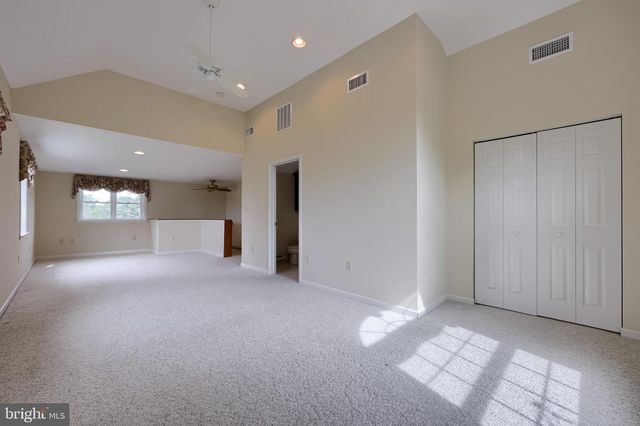 210 STEVENS RD, Stevens, PA 17578