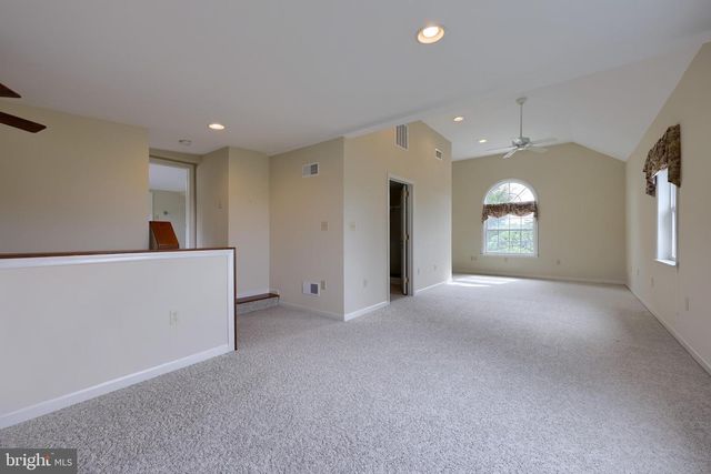 210 STEVENS RD, Stevens, PA 17578