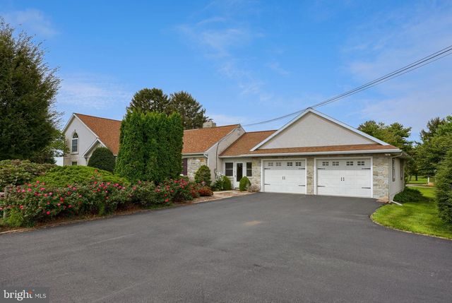 210 STEVENS RD, Stevens, PA 17578