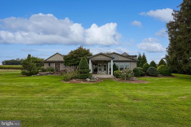 210 STEVENS RD, Stevens, PA 17578