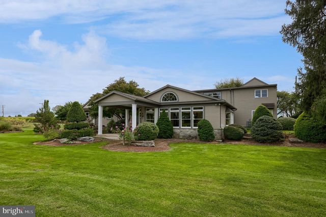 210 STEVENS RD, Stevens, PA 17578