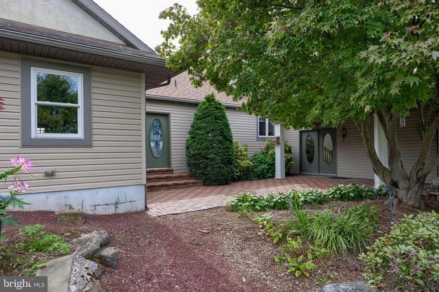 210 STEVENS RD, Stevens, PA 17578