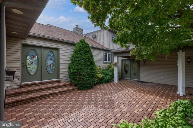 210 STEVENS RD, Stevens, PA 17578