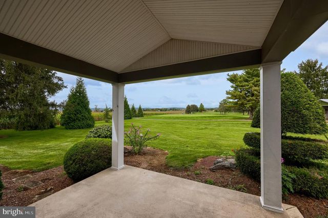 210 STEVENS RD, Stevens, PA 17578