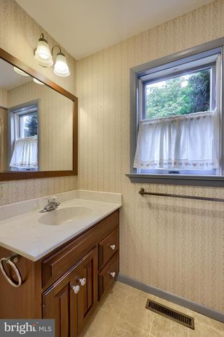 210 STEVENS RD, Stevens, PA 17578