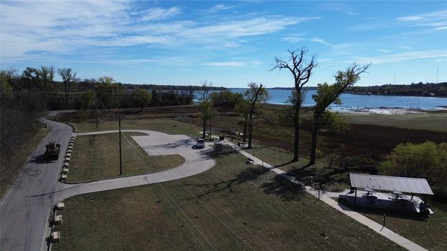 2800 E Lake Drive, Weatherford, TX 76087