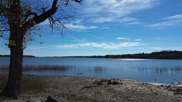 2800 E Lake Drive, Weatherford, TX 76087