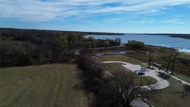 2800 E Lake Drive, Weatherford, TX 76087