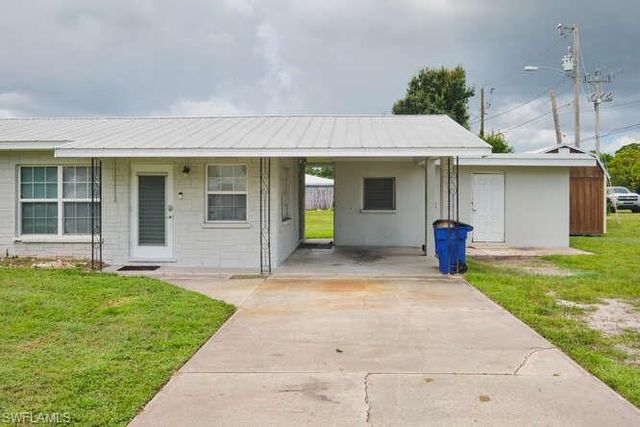1637 Piney RD, North Fort Myers, FL 33903