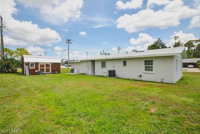 1637 Piney RD, North Fort Myers, FL 33903