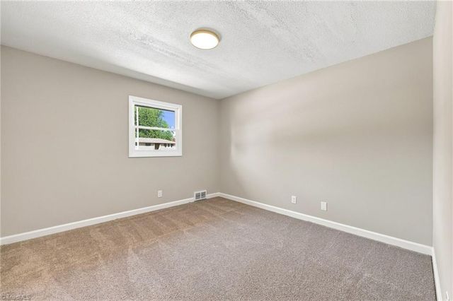 3539 New Walkertown Road, Winston-salem, NC 27105