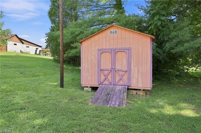 3539 New Walkertown Road, Winston-salem, NC 27105