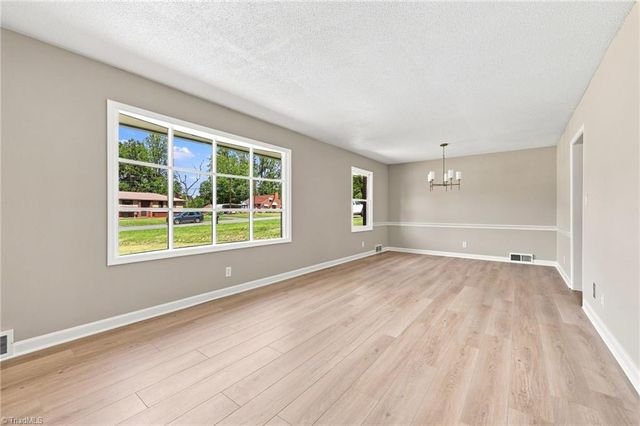 3539 New Walkertown Road, Winston-salem, NC 27105
