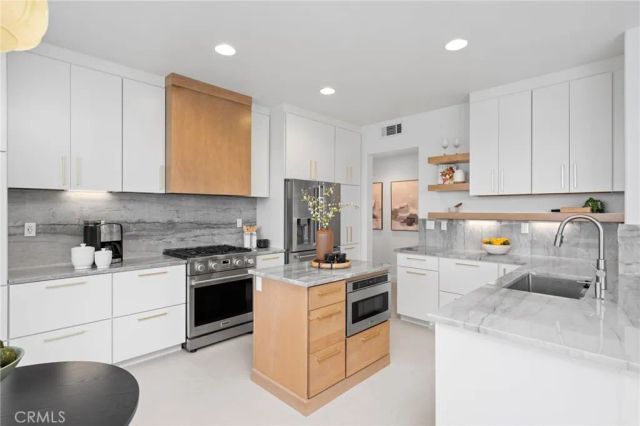 17 Hollyleaf, Aliso Viejo, CA 92656
