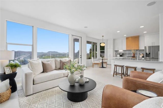 17 Hollyleaf, Aliso Viejo, CA 92656