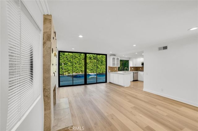 18839 Miranda, Tarzana, CA 91356