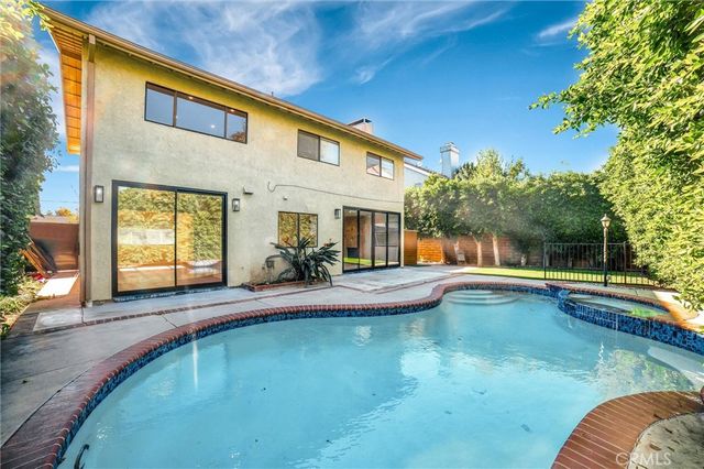 18839 Miranda, Tarzana, CA 91356