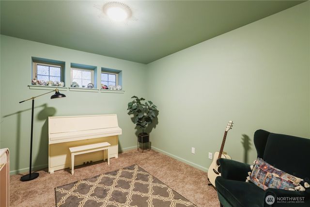 1776 Bungalow Way NE, Poulsbo, WA 98370