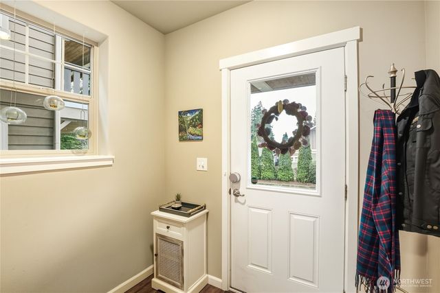 1776 Bungalow Way NE, Poulsbo, WA 98370