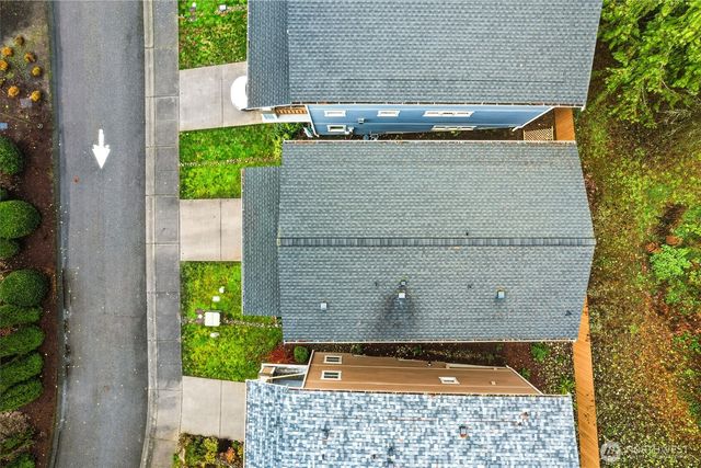 1776 Bungalow Way NE, Poulsbo, WA 98370