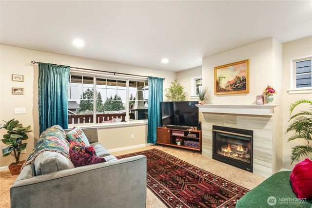 1776 Bungalow Way NE, Poulsbo, WA 98370