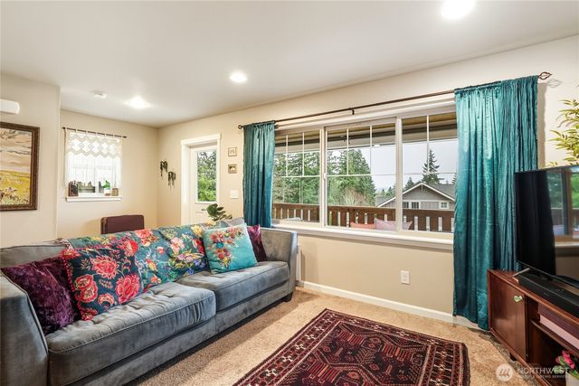 1776 Bungalow Way NE, Poulsbo, WA 98370