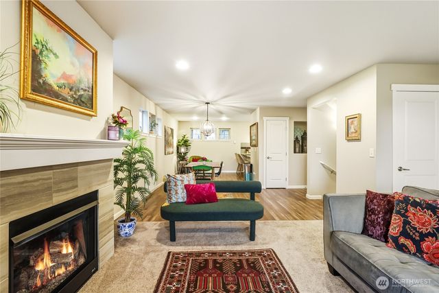 1776 Bungalow Way NE, Poulsbo, WA 98370