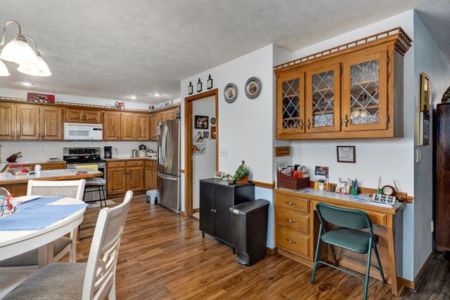 2518 S Pembrook Avenue, Springfield, MO 65807