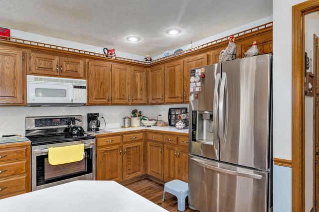 2518 S Pembrook Avenue, Springfield, MO 65807