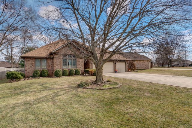 2518 S Pembrook Avenue, Springfield, MO 65807