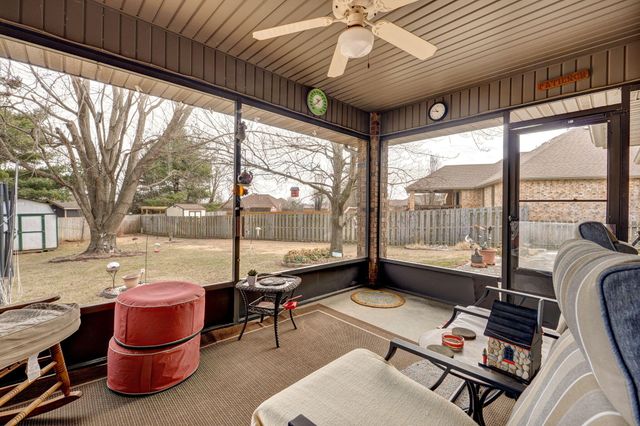 2518 S Pembrook Avenue, Springfield, MO 65807