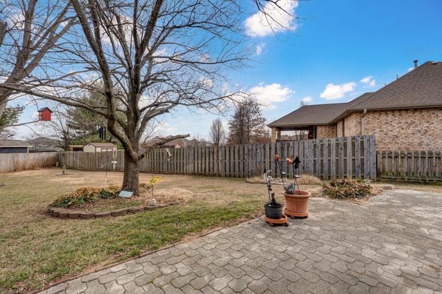 2518 S Pembrook Avenue, Springfield, MO 65807