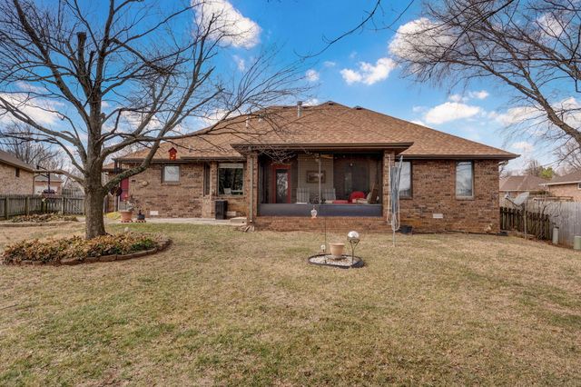 2518 S Pembrook Avenue, Springfield, MO 65807