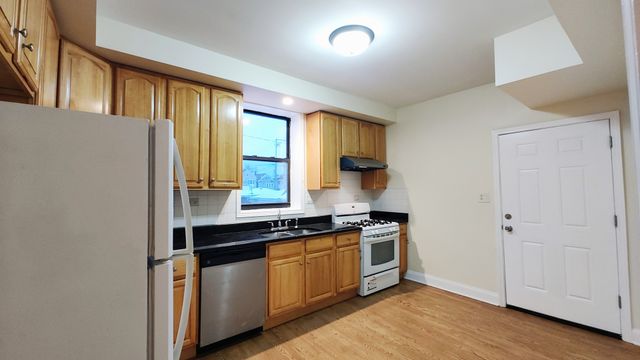 4201 S Albany Avenue 1, Chicago, IL 60632