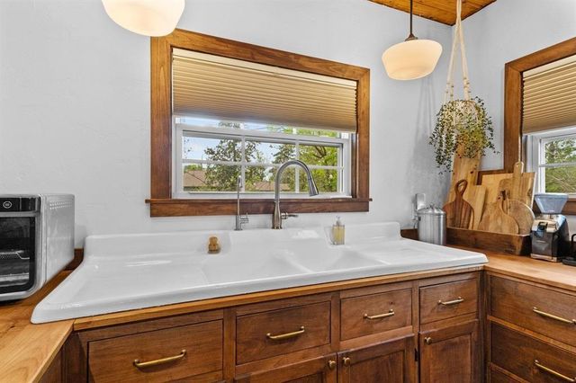 1720 East Drive, Beaumont, TX 77706