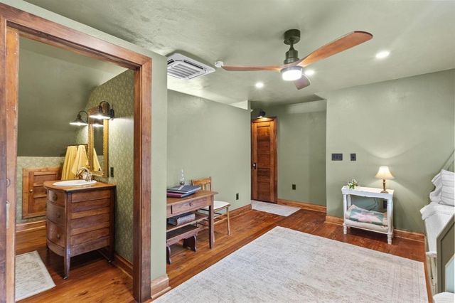 1720 East Drive, Beaumont, TX 77706