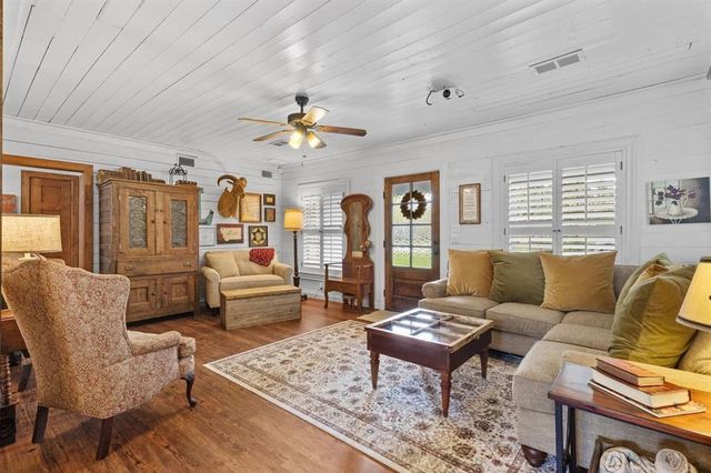 1720 East Drive, Beaumont, TX 77706