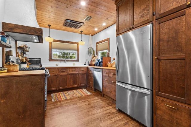 1720 East Drive, Beaumont, TX 77706