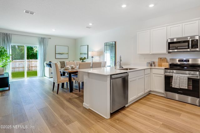 538 HOLLY LAKES Drive, Orange Park, FL 32073