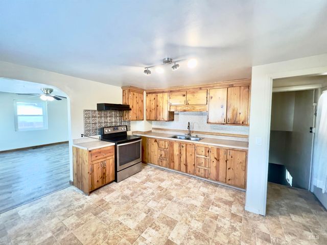 427 W 6th Ave, Jerome, ID 83338