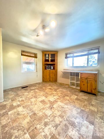 427 W 6th Ave, Jerome, ID 83338